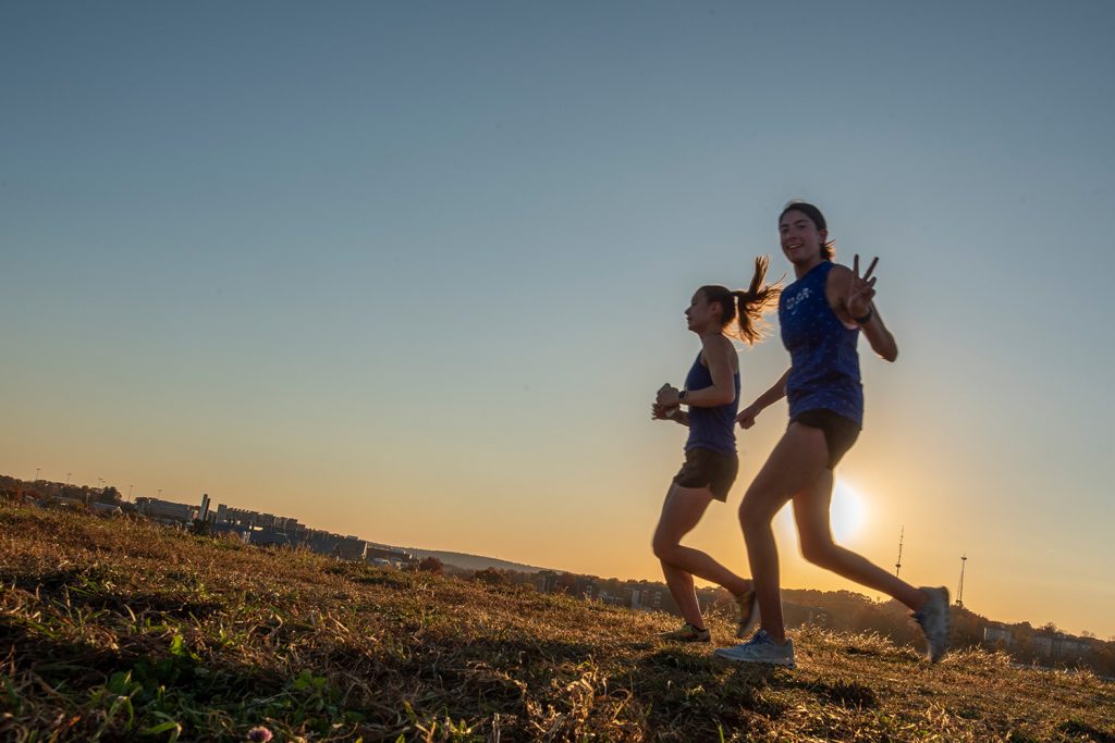 people running on horsebarn hill